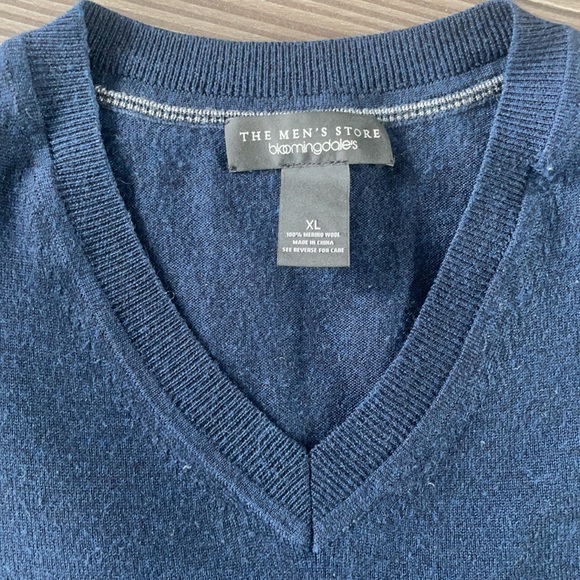 Bloomingdale's Other - Bloomingdales - Navy V Neck Marino Wool - XL